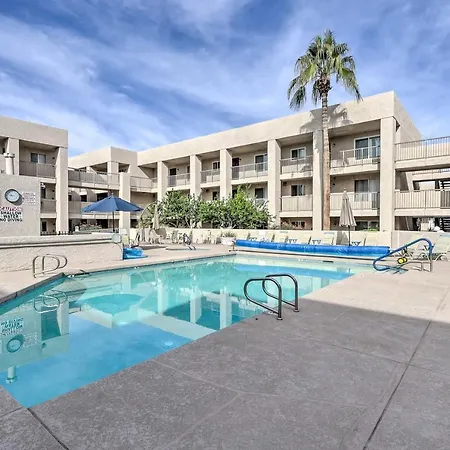 First-Floor Scottsdale Condo About 1 Mi To Old Town!